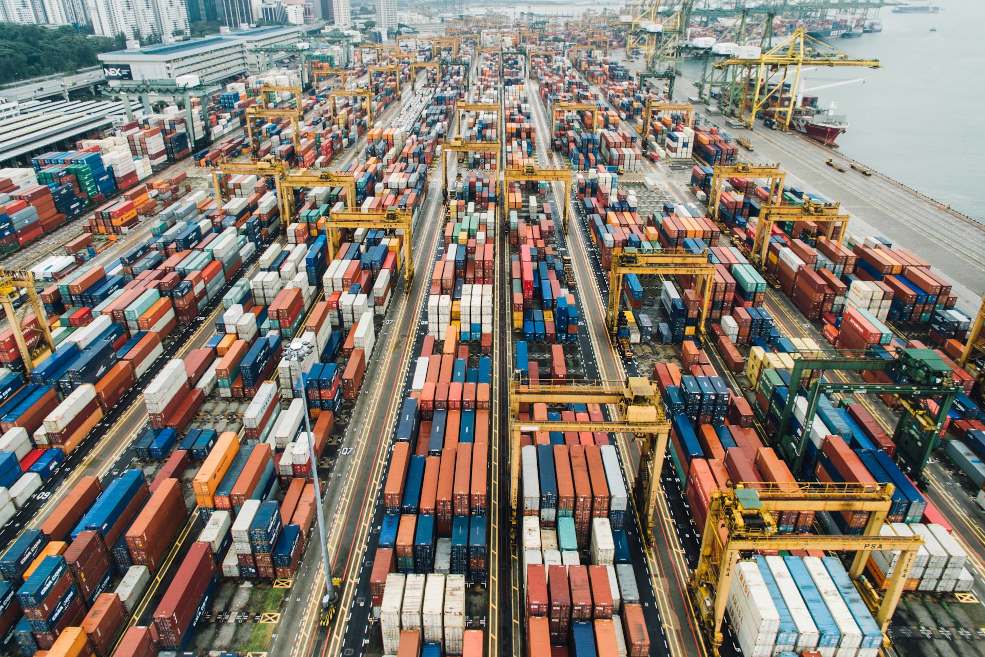 Aerial view of a container terminal — Hiseaexpress freight network